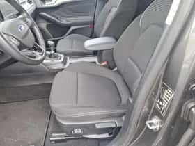 Ford Focus (2023) thumbnail 17