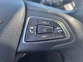 Ford C-Max (2017) thumbnail 16