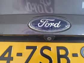 Ford Kuga (2015) thumbnail 12