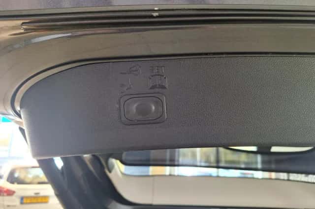 Ford Kuga (2015) thumbnail 13