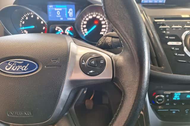 Ford Kuga (2015) thumbnail 21