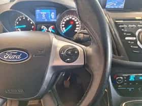 Ford Kuga (2015) thumbnail 21