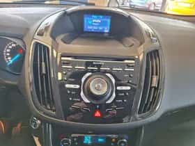 Ford Kuga (2015) thumbnail 25
