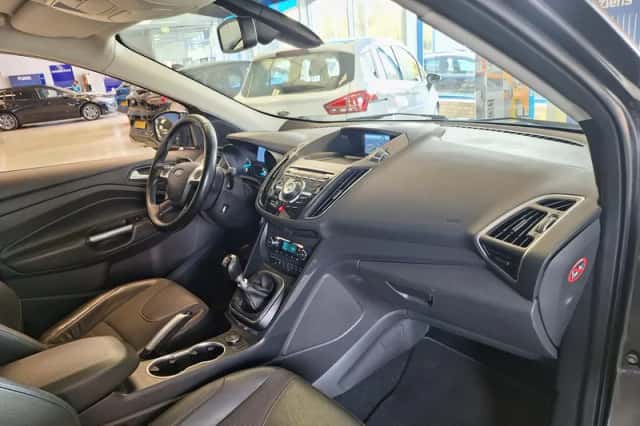 Ford Kuga (2015) thumbnail 28
