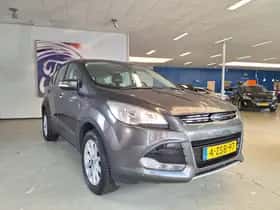 Ford Kuga (2015) thumbnail 6