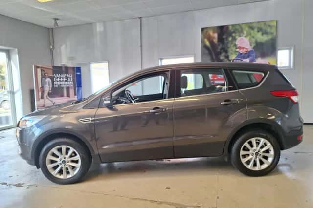Ford Kuga (2015) thumbnail 7