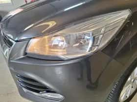 Ford Kuga (2015) thumbnail 10