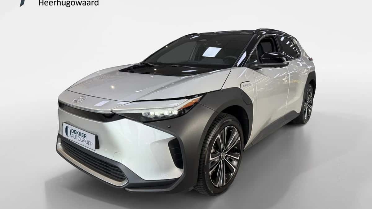 Toyota bZ4X (2022) — foto 1