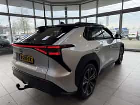 Toyota bZ4X (2022) thumbnail 4