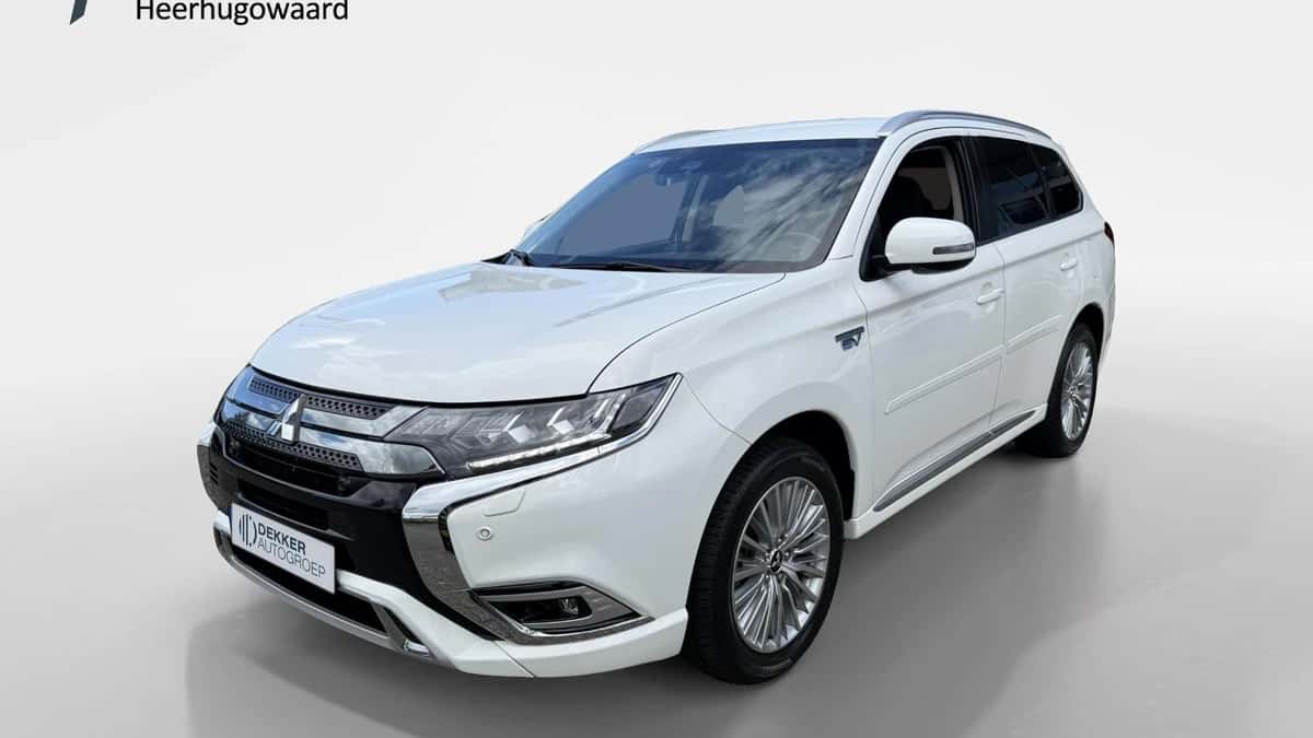 Mitsubishi Outlander (2021) — foto 1