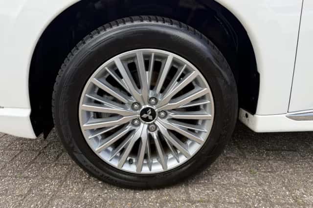 Mitsubishi Outlander (2021) thumbnail 12