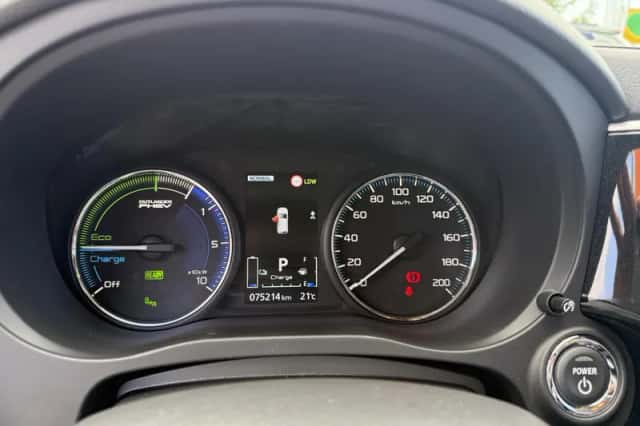 Mitsubishi Outlander (2021) thumbnail 15