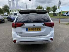 Mitsubishi Outlander (2021) thumbnail 5