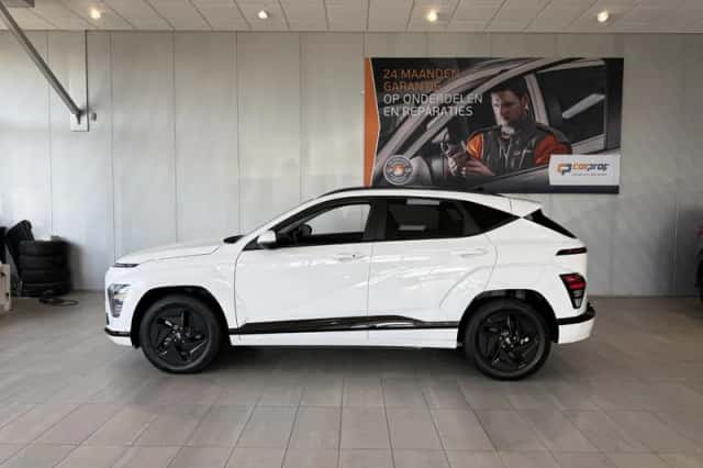 Hyundai Kona (2025) thumbnail 3