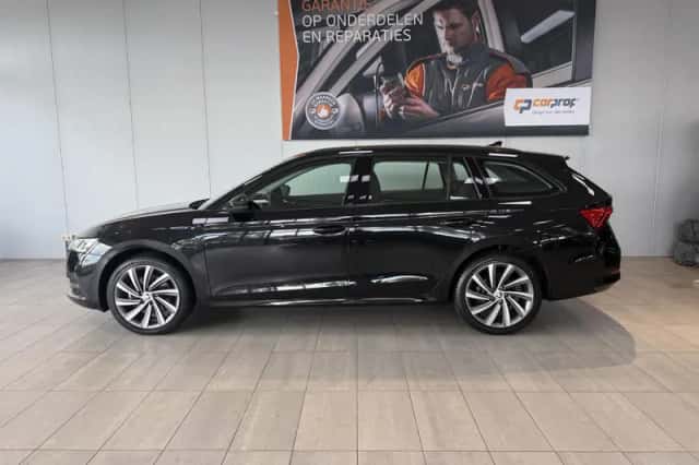 Škoda Octavia (2021) thumbnail 3