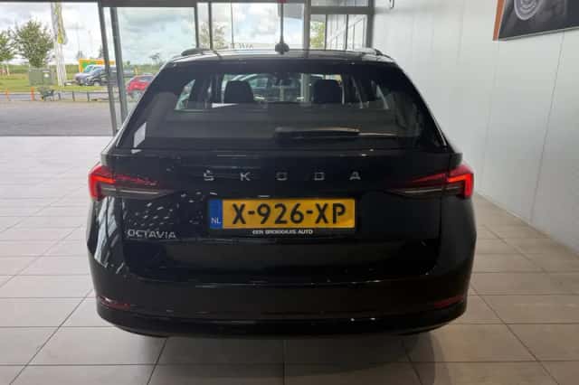 Škoda Octavia (2021) thumbnail 5