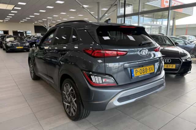 Hyundai Kona (2022) thumbnail 3