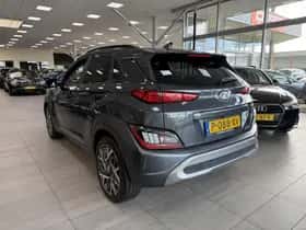 Hyundai Kona (2022) thumbnail 3