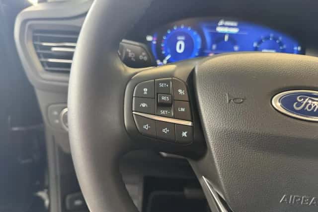 Ford Focus (2023) thumbnail 17