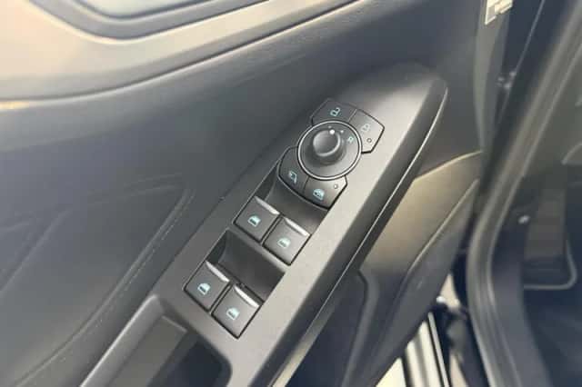 Ford Focus (2023) thumbnail 19