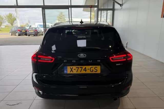 Ford Focus (2023) thumbnail 5