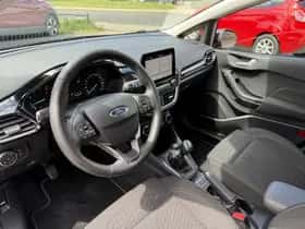 Ford Fiesta (2023) thumbnail 3