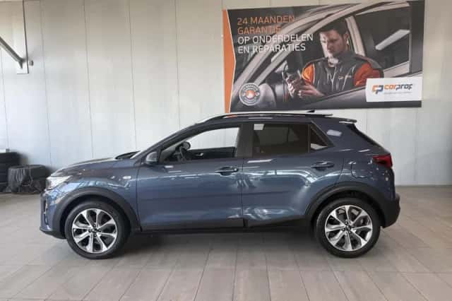 Kia Stonic (2020) thumbnail 3
