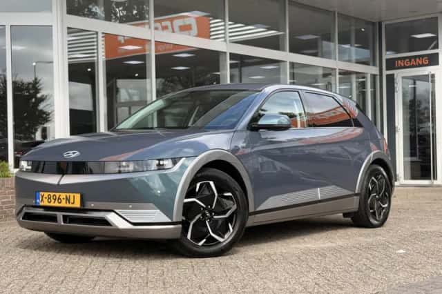 Hyundai Ioniq 5 (2021) thumbnail 2
