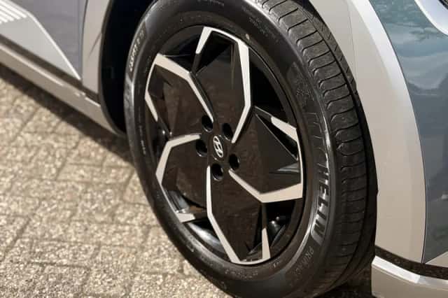 Hyundai Ioniq 5 (2021) thumbnail 8