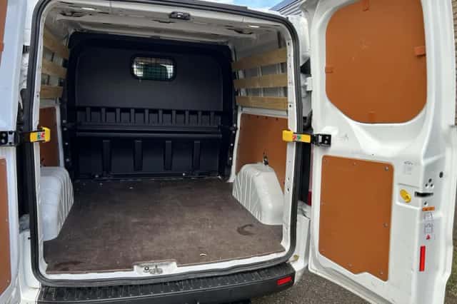 Ford Transit Custom (2023) thumbnail 19