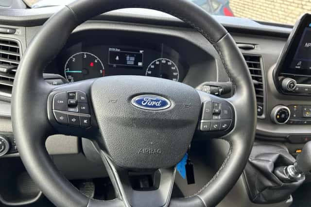 Ford Transit Custom (2023) thumbnail 9