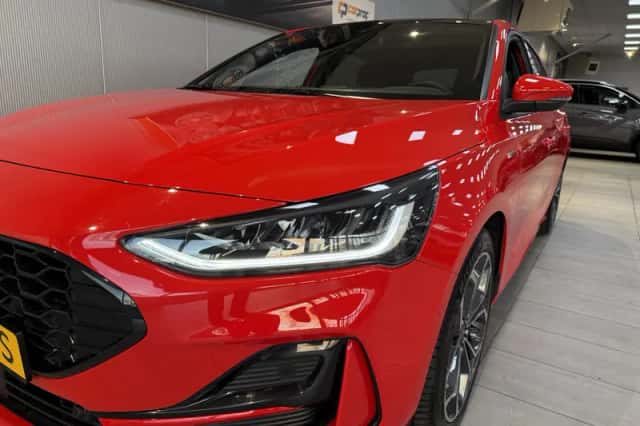 Ford Focus (2024) thumbnail 3