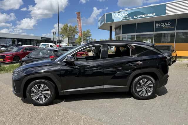 Hyundai Tucson (2022) thumbnail 3