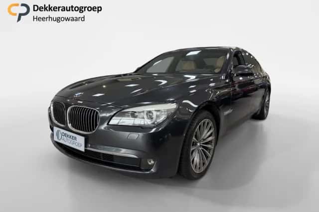 BMW 7-Serie (2009) thumbnail 1