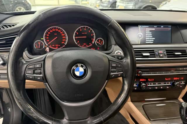 BMW 7-Serie (2009) thumbnail 15