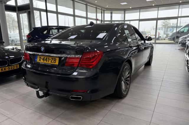 BMW 7-Serie (2009) thumbnail 5