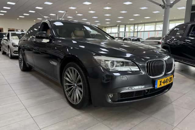 BMW 7-Serie (2009) thumbnail 8