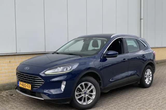 Ford Kuga (2022) thumbnail 2
