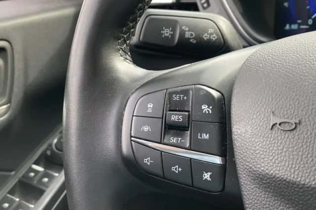 Ford Kuga (2022) thumbnail 11