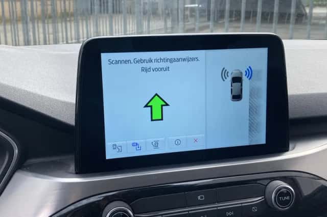 Ford Kuga (2022) thumbnail 17