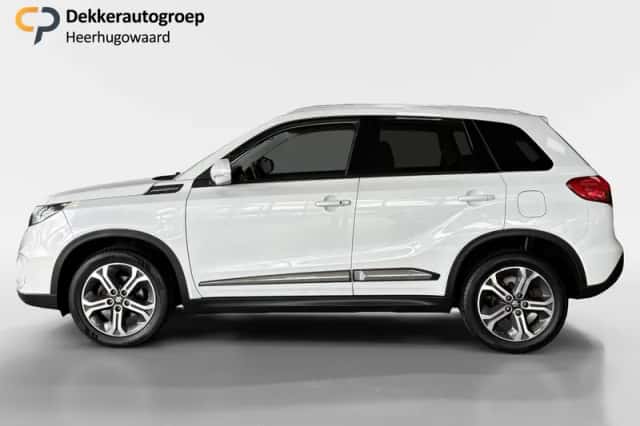 Suzuki Vitara (2015) thumbnail 2