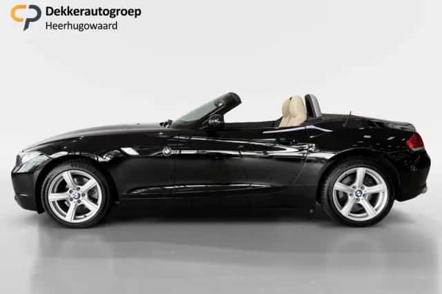 BMW Z4 (2011) thumbnail 2
