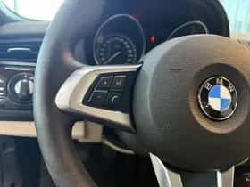 BMW Z4 (2011) thumbnail 12