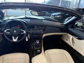 BMW Z4 (2011) thumbnail 14
