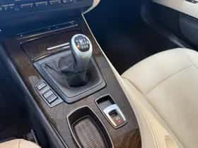 BMW Z4 (2011) thumbnail 15