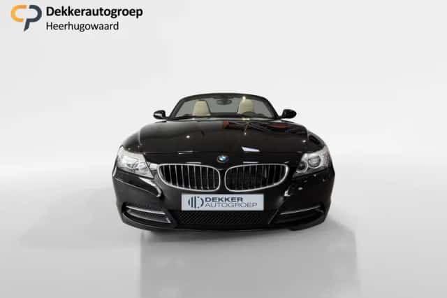 BMW Z4 (2011) thumbnail 6