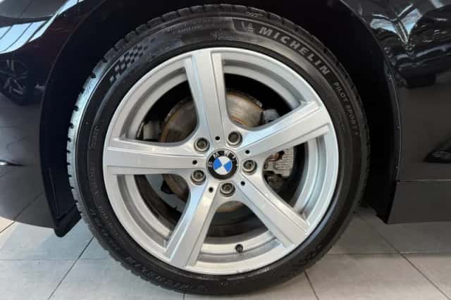 BMW Z4 (2011) thumbnail 10