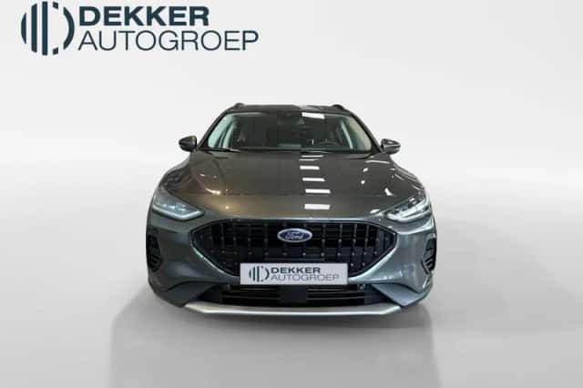 Ford Focus (2023) thumbnail 2