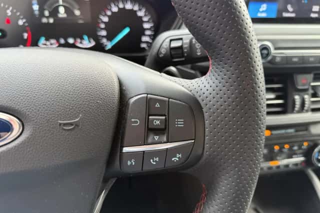 Ford Focus (2023) thumbnail 12