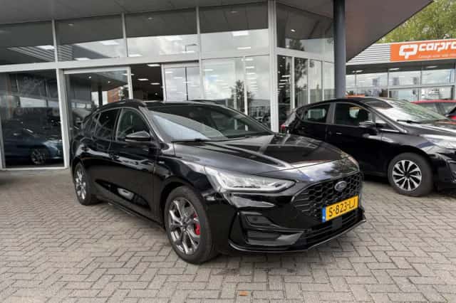 Ford Focus (2023) thumbnail 3